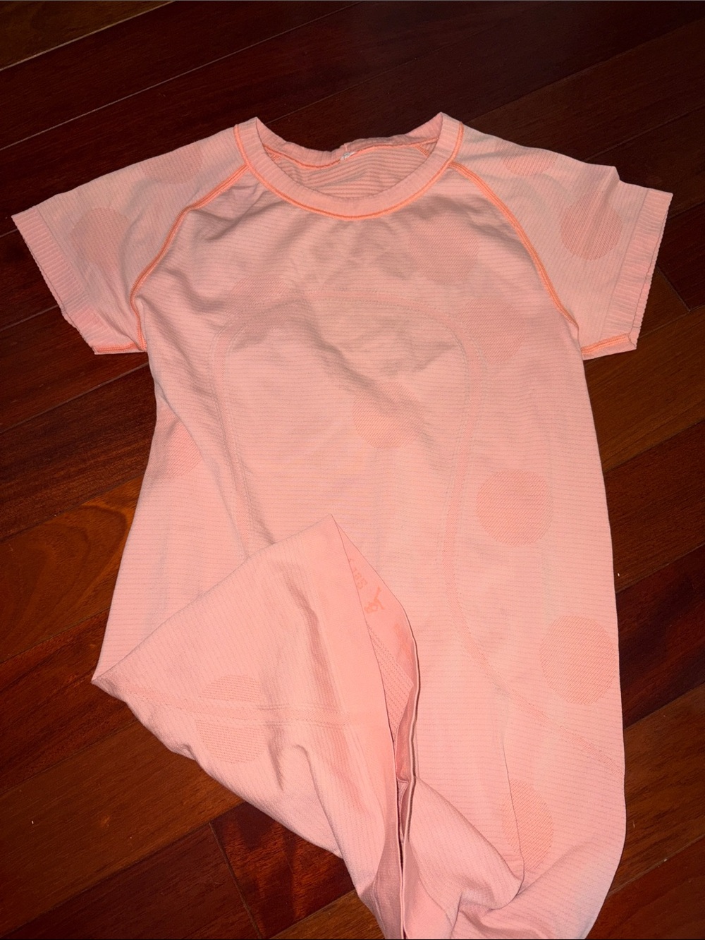 Lululemon Polka Dot Swifty Tee - Picture 3 of 5